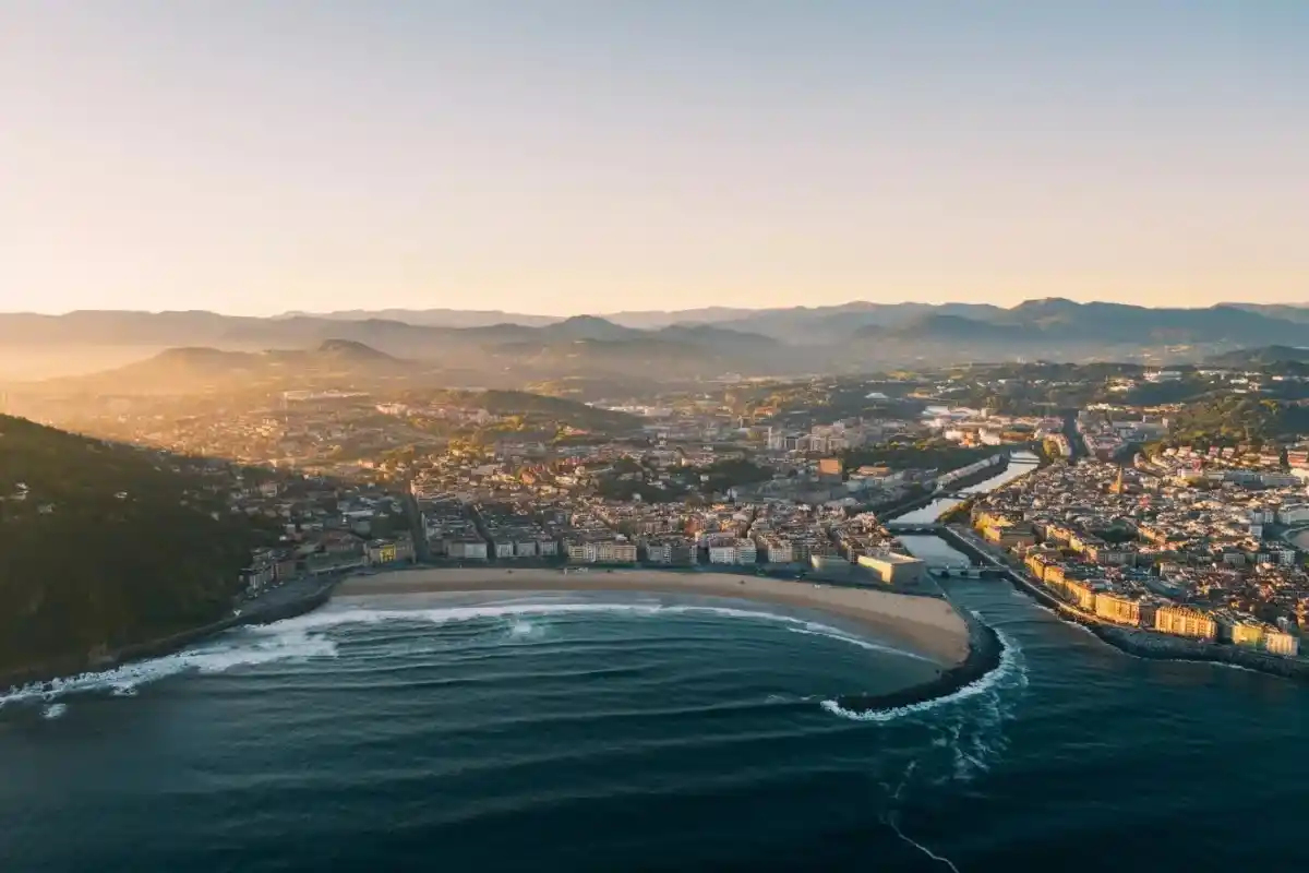 Playa de Zurriola y Kursaal